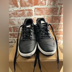 New Balance 550 ‘black white’